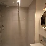 La Fontaine Centre Ξενοδοχείο 2*