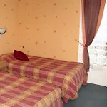 La Fontaine Centre Hotel