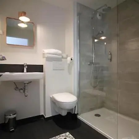 Hotell La Fontaine Centre Caen