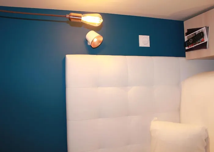 福恩塔尼卡昂中心酒店