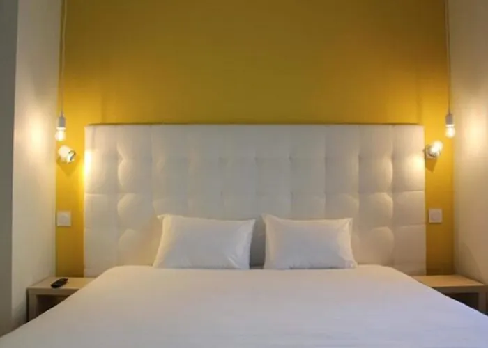 La Fontaine Centre 2*