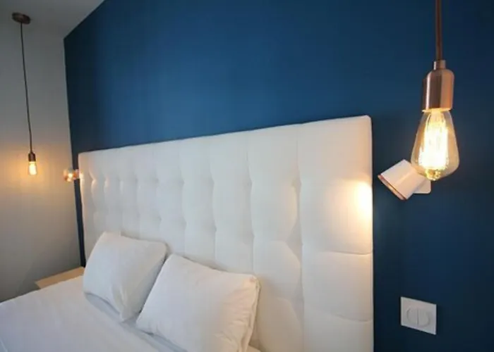 La Fontaine Centre Hotel 2*