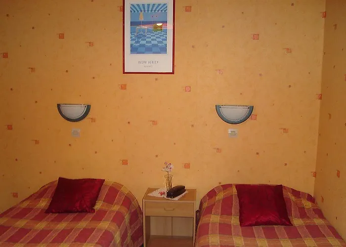 福恩塔尼卡昂中心酒店 酒店 2*