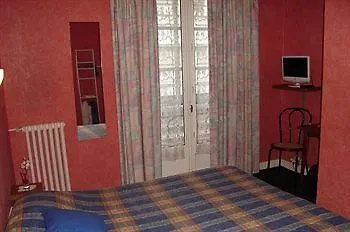 La Fontaine Centre 2*