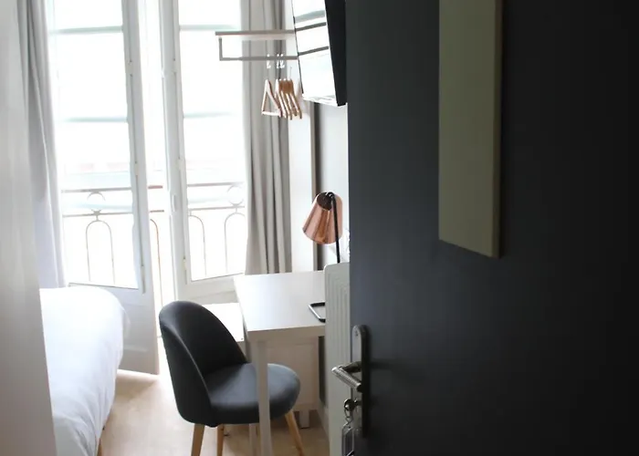 福恩塔尼卡昂中心酒店 酒店