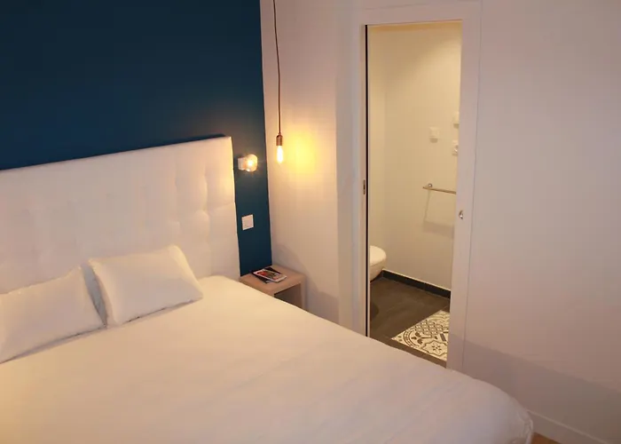 福恩塔尼卡昂中心酒店 2*